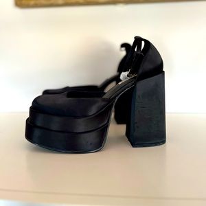 Steve Madden Satin Black Charlize